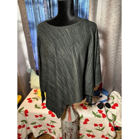 Converse Sweaters - Converse One Star pull over sweater.